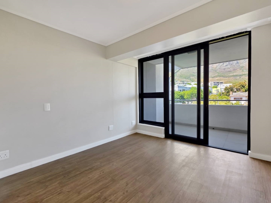 2 Bedroom Property for Sale in Vredehoek Western Cape